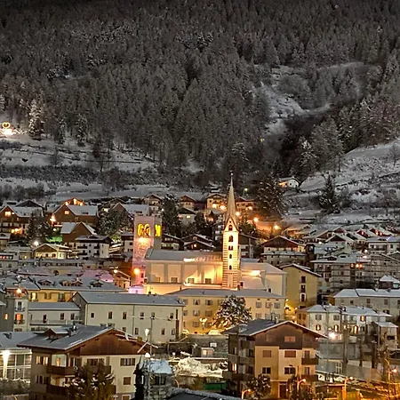 Mansarda Con Vista Panoramica Su Pista Stelvio A Διαμέρισμα Μπόρμιο